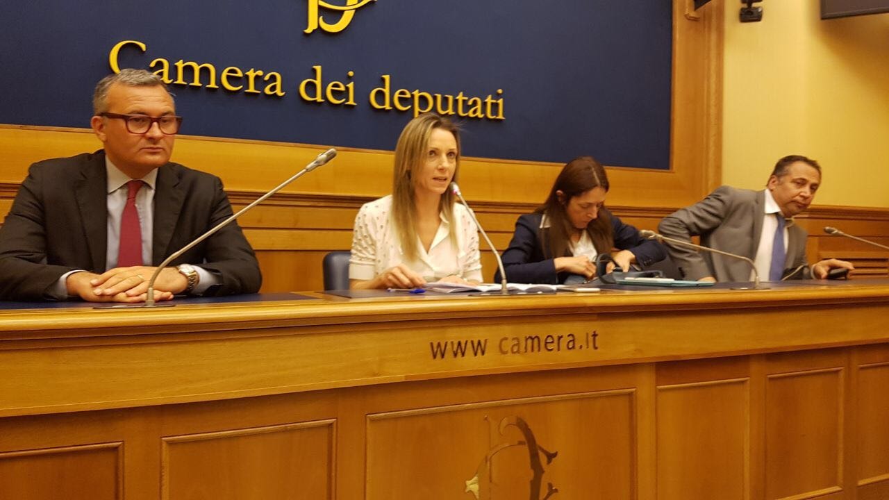 musicco-camera-deputati-femminicidio-braccialetti-stolker